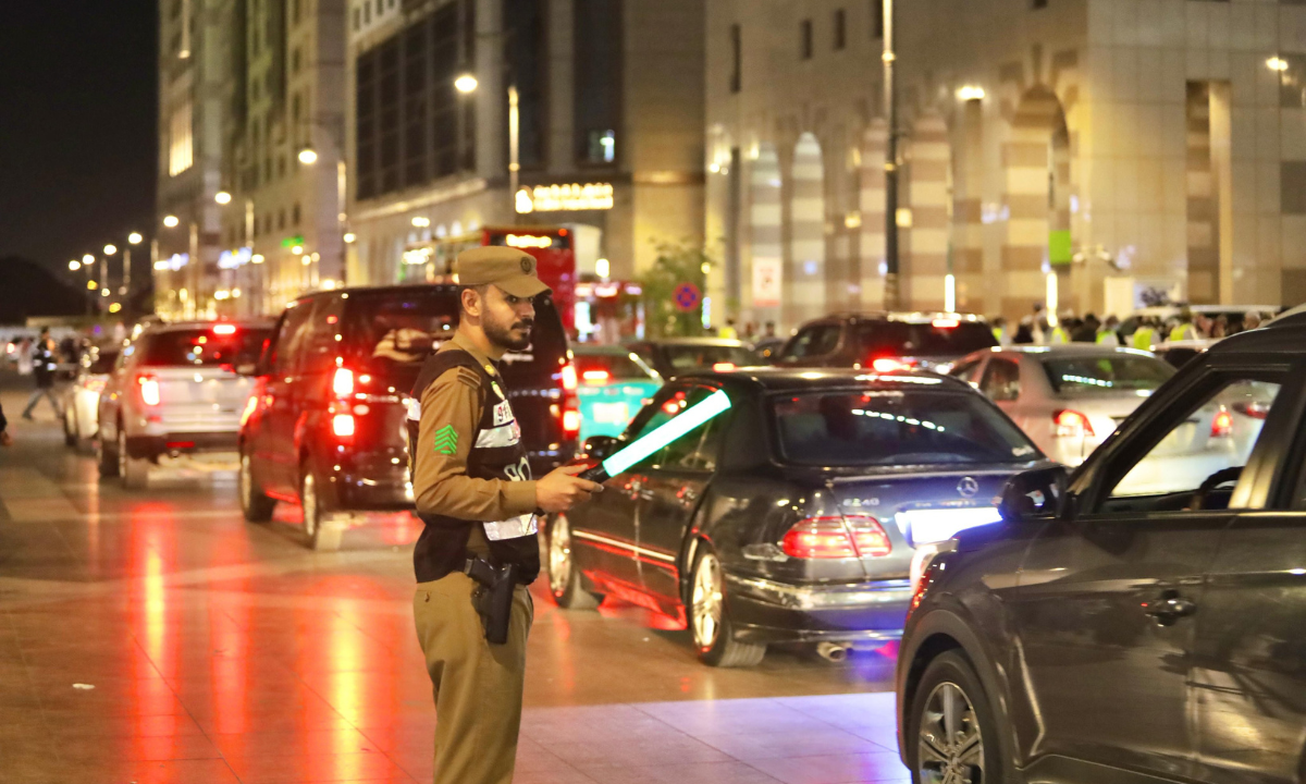 المرور يوضح هل يمكن قيادة سيارة خصوصي برخصة نقل ثقيل؟