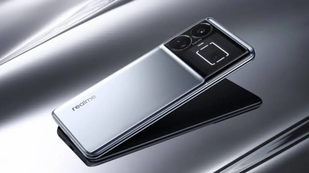 بإمكانيات جبارة وتصميم ولا أروع.. تعرف على سعر ومواصفات هاتف Realme GT5