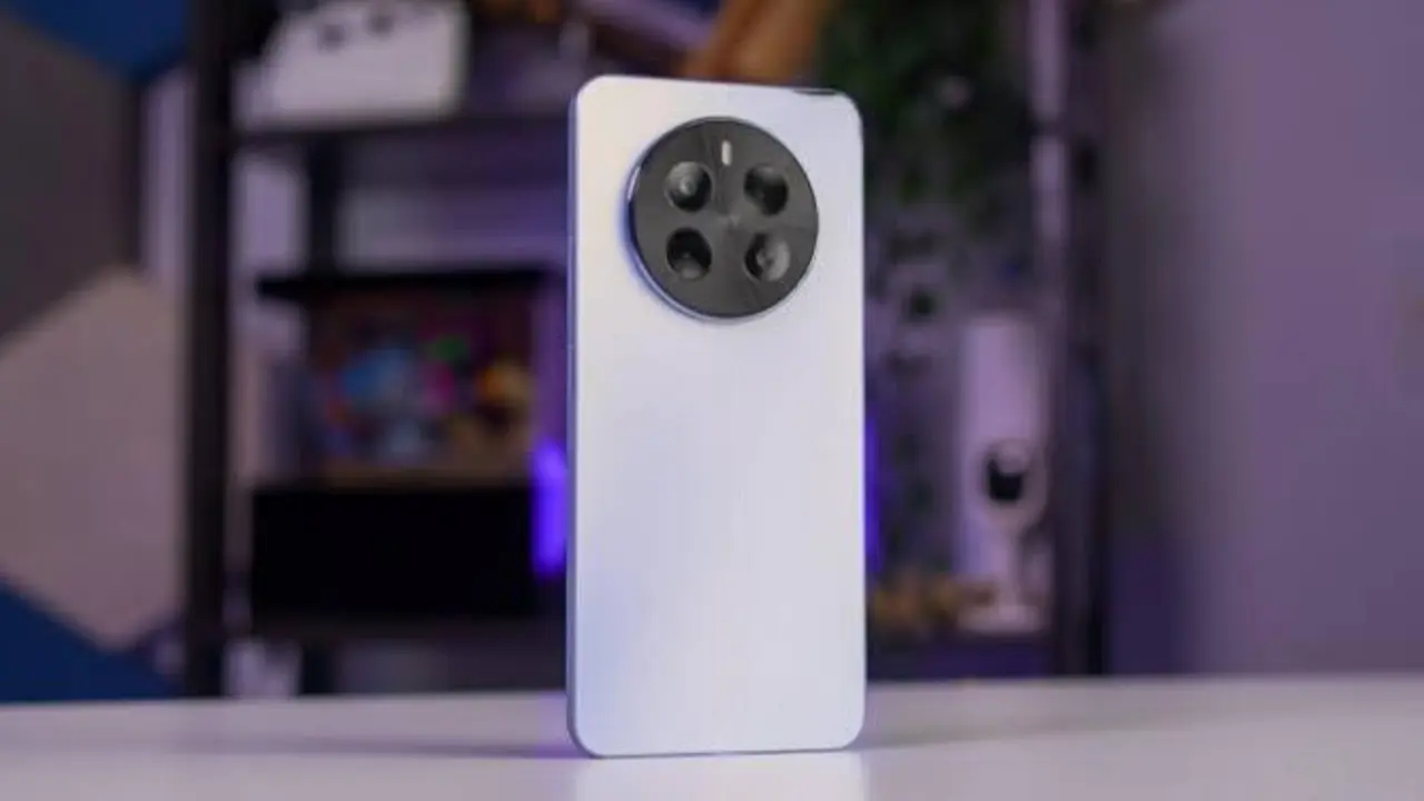 بمواصفات رائعة.. تعرف على سعر ومواصفات هاتف Realme 12 4G