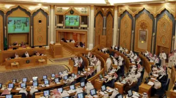 تمديد سن التقاعد إلى 65 سنة عوض 602