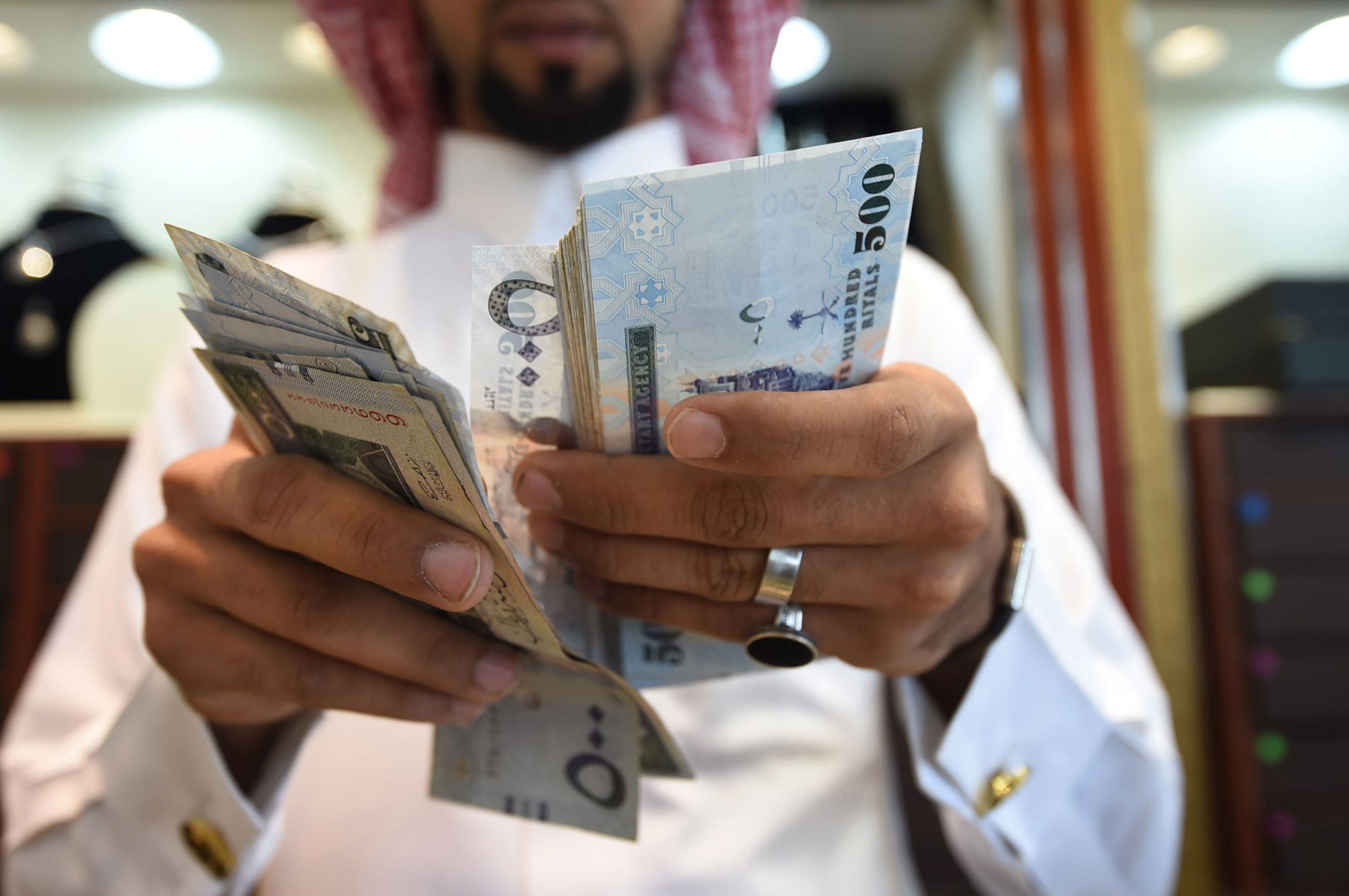 استلم 50000 ريال.. فوري في حسابك وسدد على أطول فترة لسداد ديونك ودفع المتعثرات للمواطن والمقيم