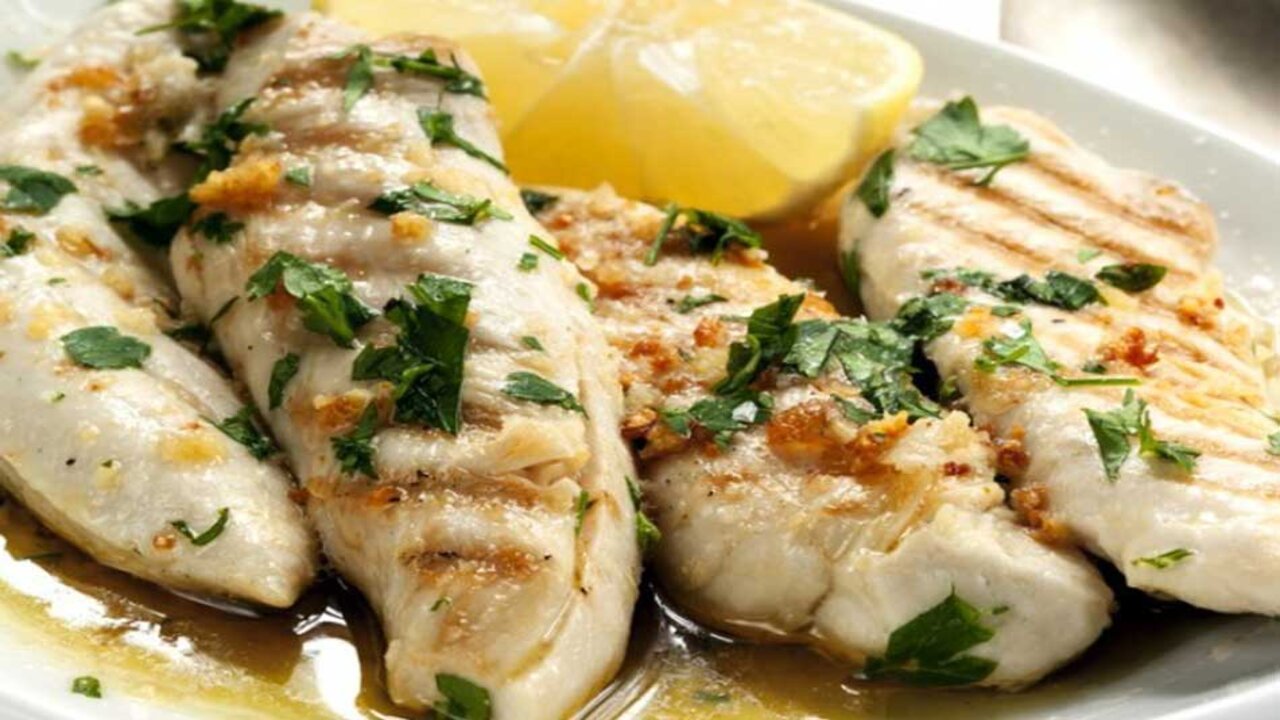 طعمه لا يقاوم.. طريقة عمل الدجاج بالزبدة والثوم بطريقة جديدة 5 طعمه لا يقاوم.. طريقة عمل الدجاج بالزبدة والثوم بطريقة جديدة
