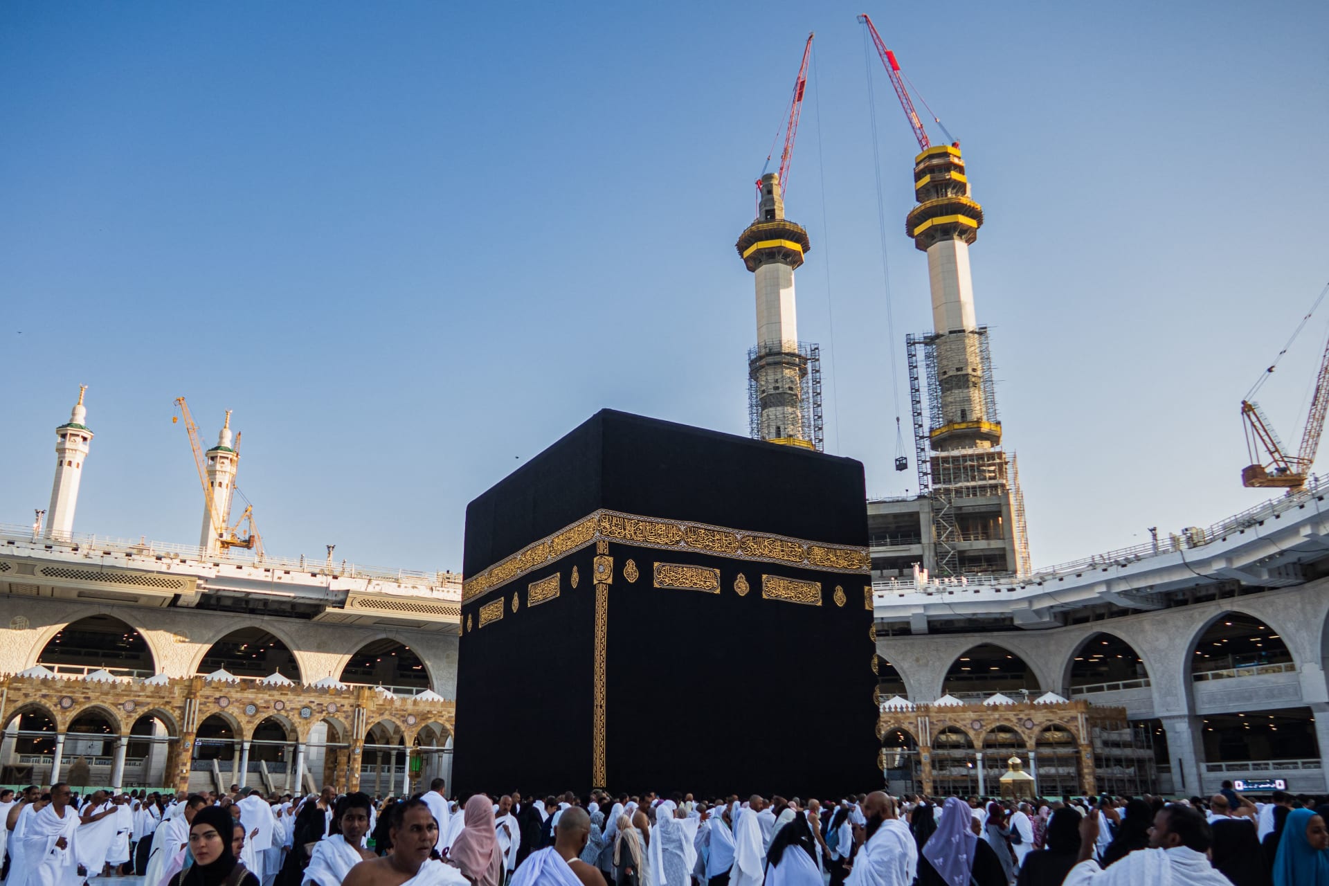 تبدأ من 27 ألف جنيه.. سعر عمرة المولد النبوي الشريف 2024 وكيفية التسجيل لأداء العمرة عبر منصة نسك