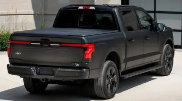 سيارة فورد F150 لايتنينج 2024