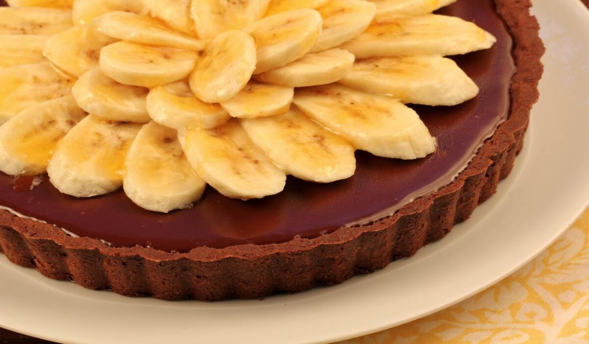 بمكونات بسيطة وخطوات معدودة .. طريقة عمل تارت النوتيلا والموز بدون فرن