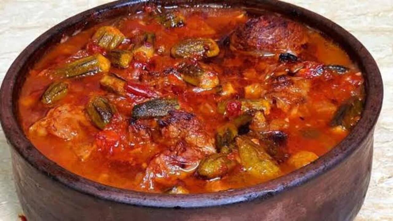 بطعم وريحة تجنن هتفكرك بالزمن الجميل.. طريقة عمل طاجن البامية في الفرن