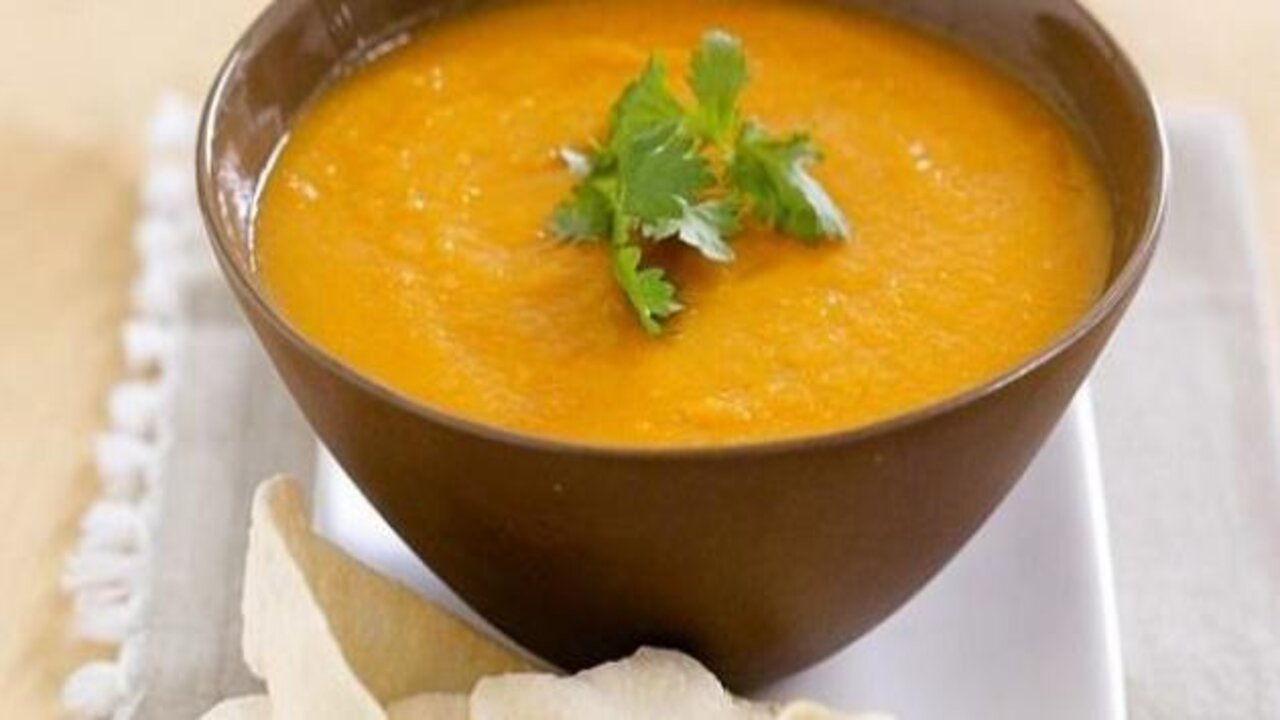 مع دخلة الشتاء.. طريقة عمل شوربة العدس الأصفر بخطوات التحضير خطوة بخطوة بكل الأسرار 