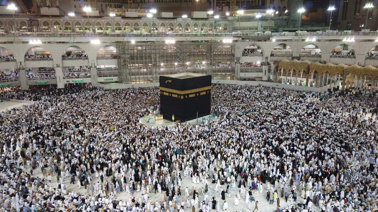 تبدأ من 28 ألف.. أسعار عمرة المولد النبوي 2024 الاقتصادية والـ 5 نجوم