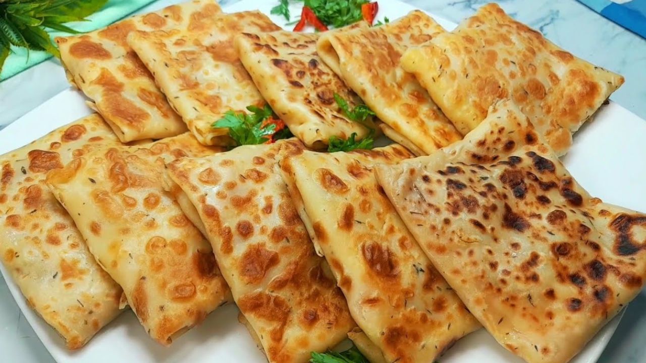 بوصفة مش هتاخد دقايق اعملي فطائر الجبن الطرية في البيت بالطاسة للإفطار او العشاء والطعم خرافي