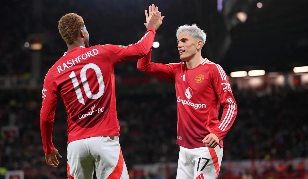 القنوات الناقلة لمباراة مان يونايتد ضد تفينتي اليوم في الدوري الأوروبي 2025/2024 والمعلق والموعد