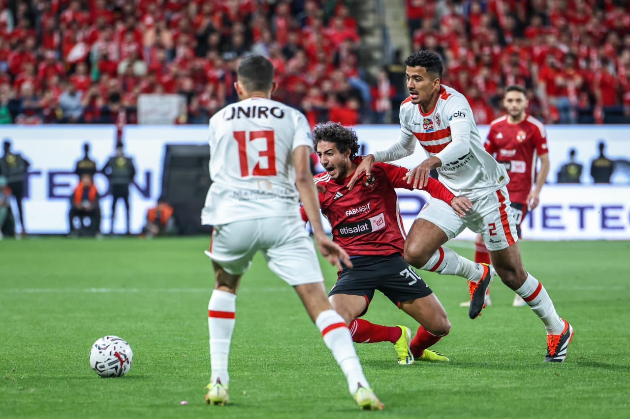 القمة المرتقبة .. القنوات المجانية الناقلة لمباراة الأهلي والزمالك في السوبر الأفريقي