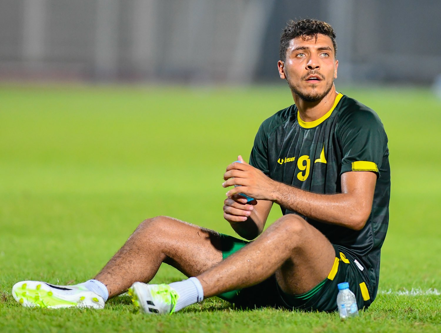“بعد تعرضه للإصابة”.. سيغيب اللاعب محمد شريف عن الخليج السعودي لهذا الموعد!