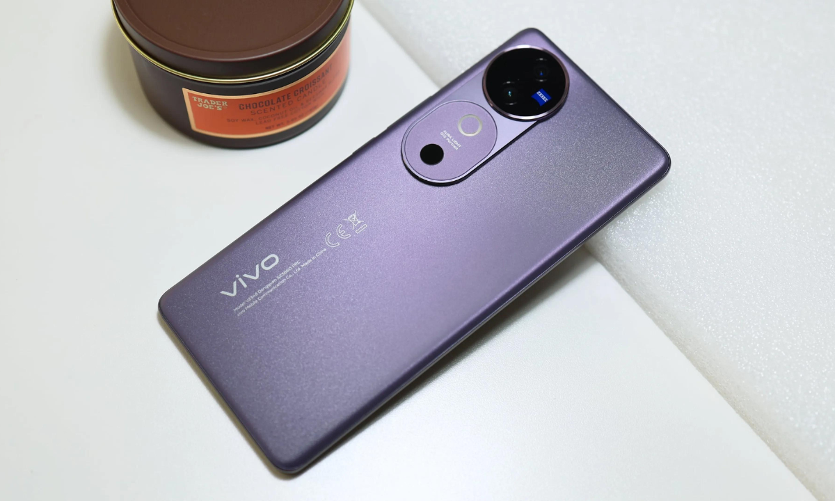 “وحش السيلفي”.. هاتف Vivo V40 5G بدعم شبكات الـ 5G وكاميرا بدقة 50 ميجا بيكسل.. السعر في الإمارات العربية المُتحدة