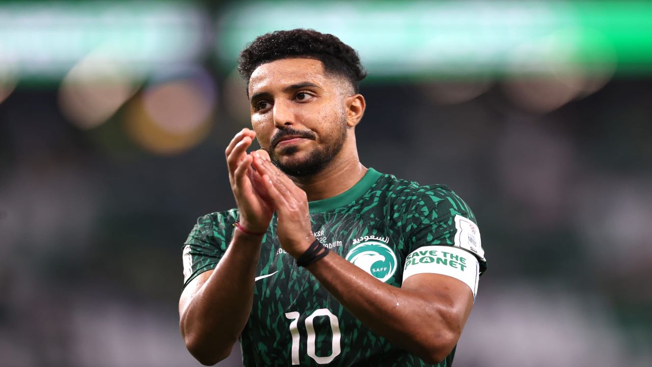 لا يملك صفات قائد المنتخب السعودي.. هجوم عنيف على سالم الدوسري والسبب صادم
