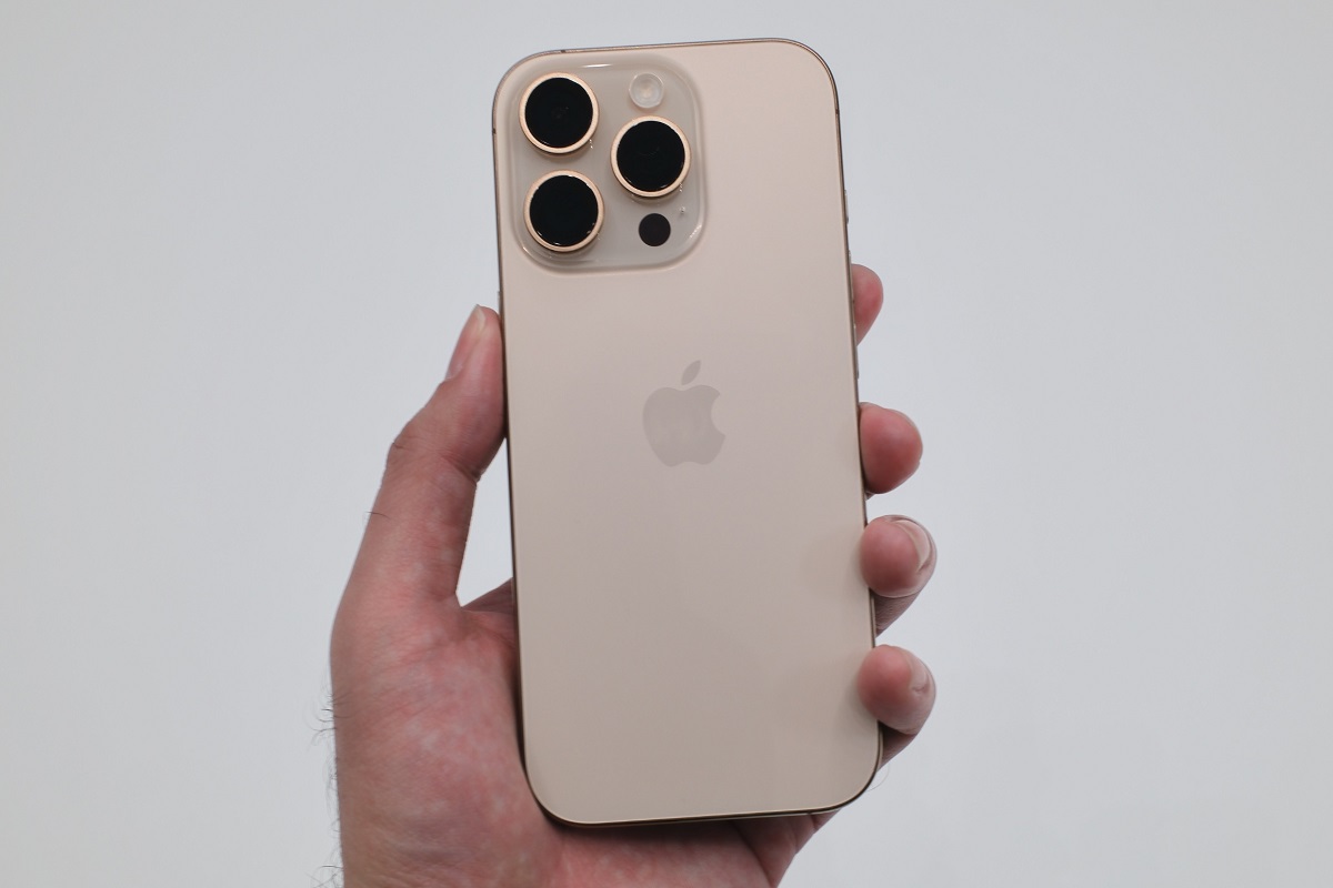 “فرصة للسعوديين”.. ادفع 356 ريال سعودي واحصل على هاتف iPhone 16 Pro Max من مكتبة جرير السعودية بالتقسيط المريح