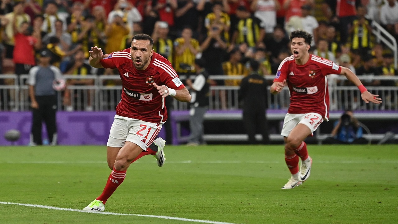 عدلي القيعي يوضح موقف النادي الأهلي من اللاعب التونسي علي معلول