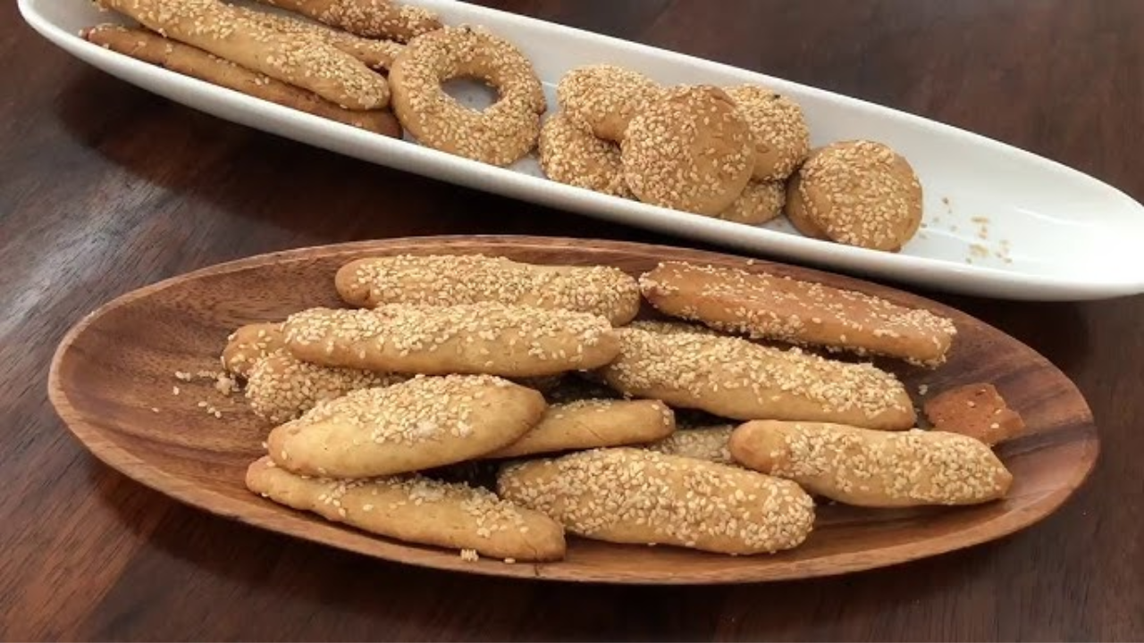 بطعم روعة حضري كعك الأفران المالح بالسمسم بأسهل طريقة وألذ من الجاهز