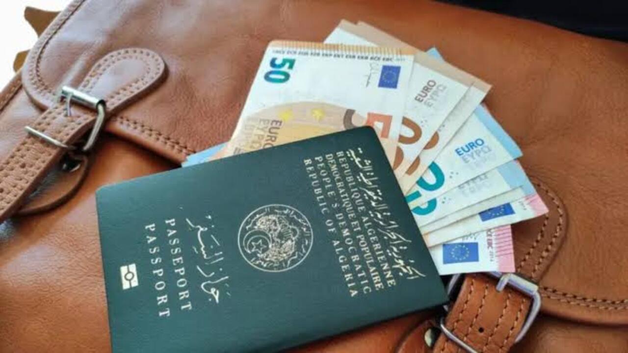 لا تفوت الفرصة.. طريقة الحصول على المنحة السياحية بالجزائر بعد القرار الجديد