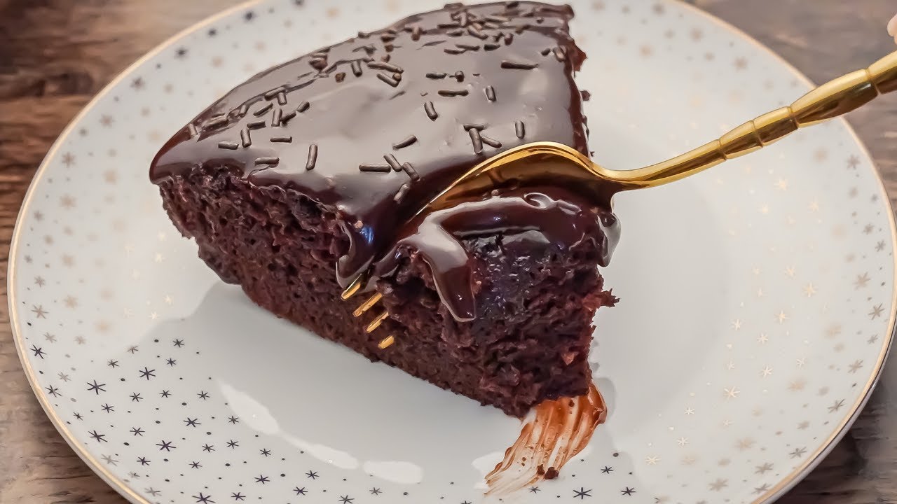 بدون بيض هتعملي ألذ كيك بالشوكولاتة في البيت بمكونات بسيطه والطعم ولا أروع .. هتعمليها كل يوم