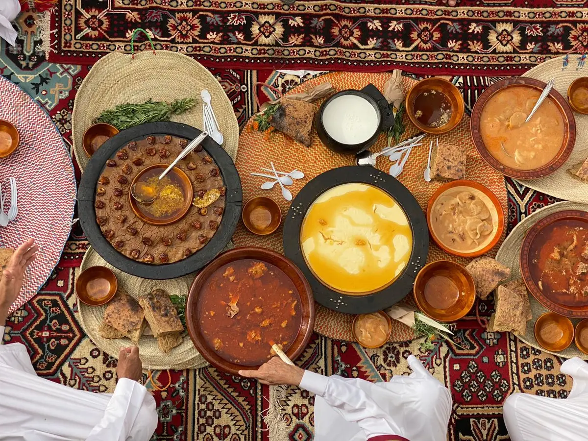 تعرف على أشهر الأكلات الشعبية بالمملكه العربيه السعودية