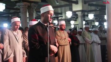 الصلاة في الجامع الأزهر