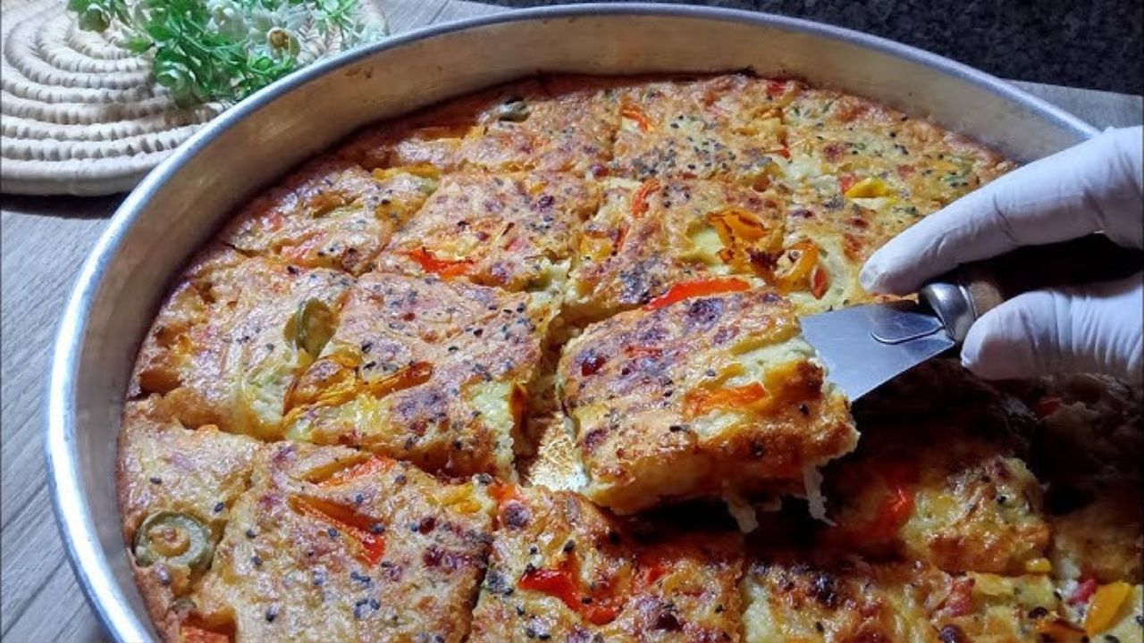 وجبة سريعة ومغذية بطعم شهي خفيفة وصحية لمائدة الفطور العجة بالبيض والخضروات