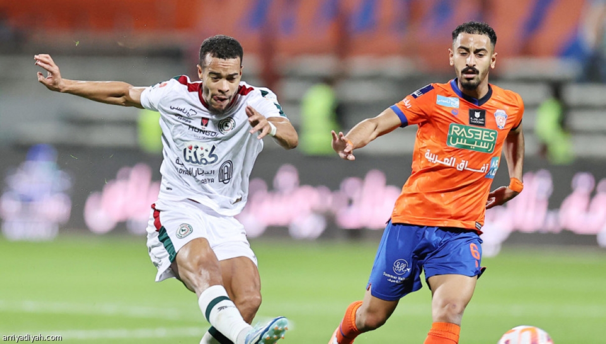 القنوات الناقلة لمباراة الاتفاق ضد الفيحاء اليوم دوري روشن السعودي 2024-2025 ومعلق المباراة