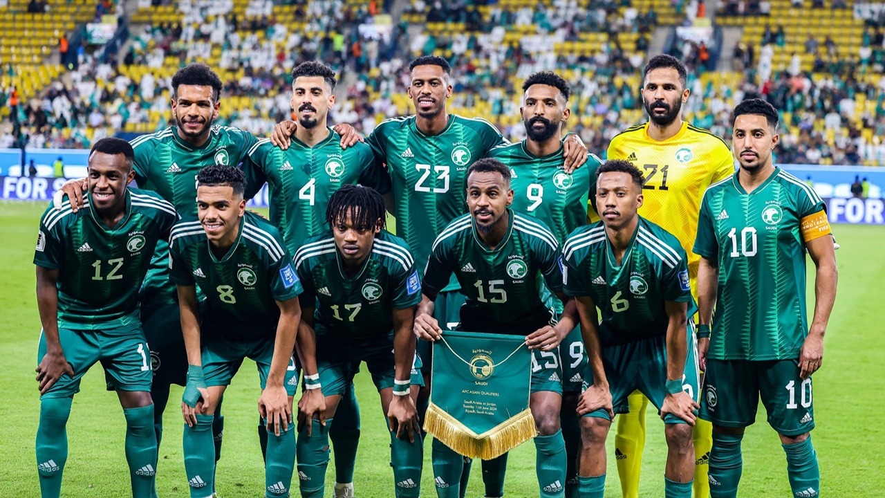 “عقوبة المايسترو”.. المنتخب السعودي يتلقى ضربة موجعة قبل موقعة اليابان بتصفيات المونديال