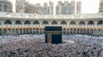 الموارد البشرية تُحذر الجميع وتكشف عقوبة بيع تأشيرات العمل المؤقت بالحج والعمرة