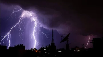 الوطني للأرصاد يحذر من أمطار غزيرة وصواعق رعدية