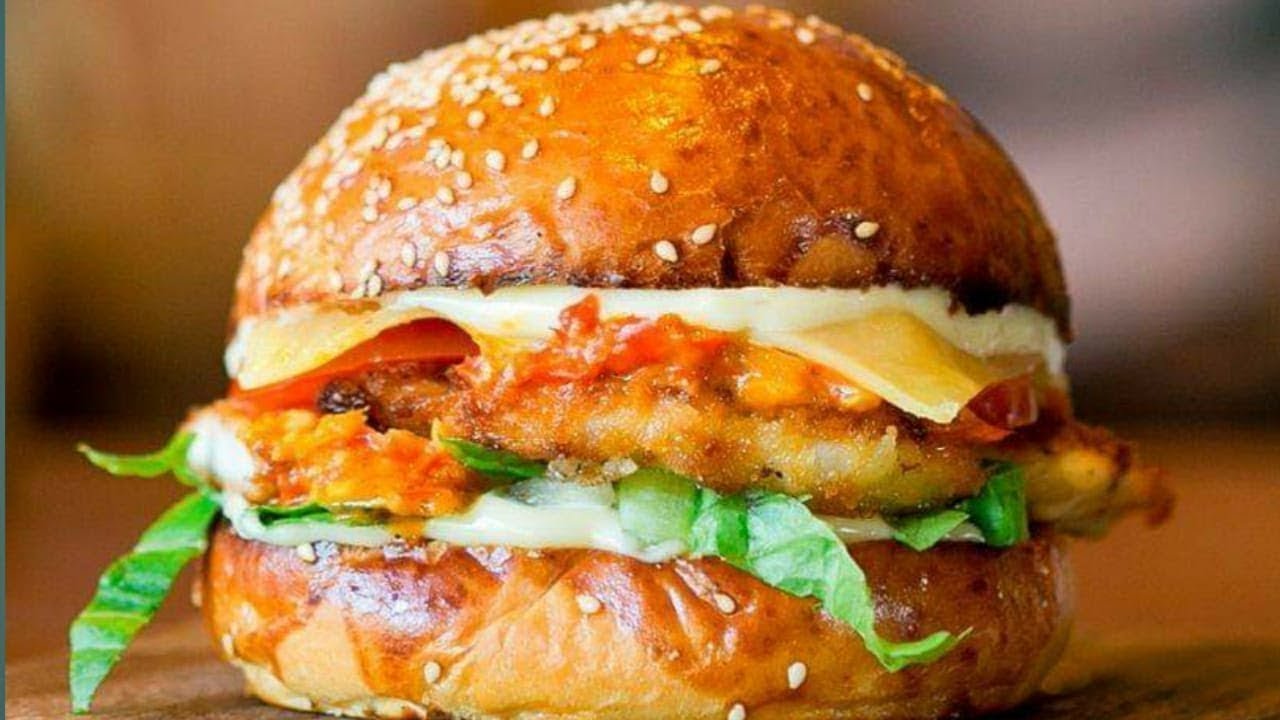 برجر الدجاج بطريقة سهلة وصحيه بدون بقسماط وطعم لذيذ وشهى