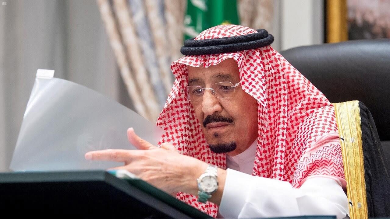 تبكير إيداع رواتب التقاعد والتأمينات الاجتماعية شهر نوفمبر 2024 وزيادة للمتقاعدين بالقطاعين بأمر ملكي 350 ريال .. حقيقة الخبر