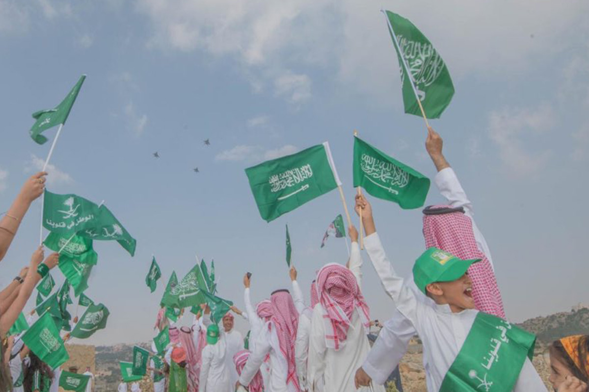 نبراث العلم والمعرفة.. متى يوم المعلم في السعودية وهل سيتم منح المعلمين إجازة مدفوعة؟ الموارد البشرية تجيب 