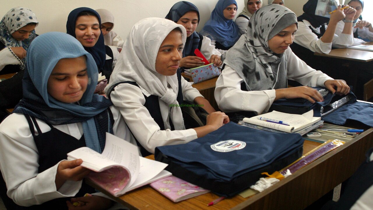 عاجل من التربية العراقية.. الموافقة على إجراء دور ثالث للصفي الثالث المتوسط والسادس الاعدادي 5 عاجل من التربية العراقية.. الموافقة على إجراء دور ثالث للصفي الثالث المتوسط والسادس الاعدادي