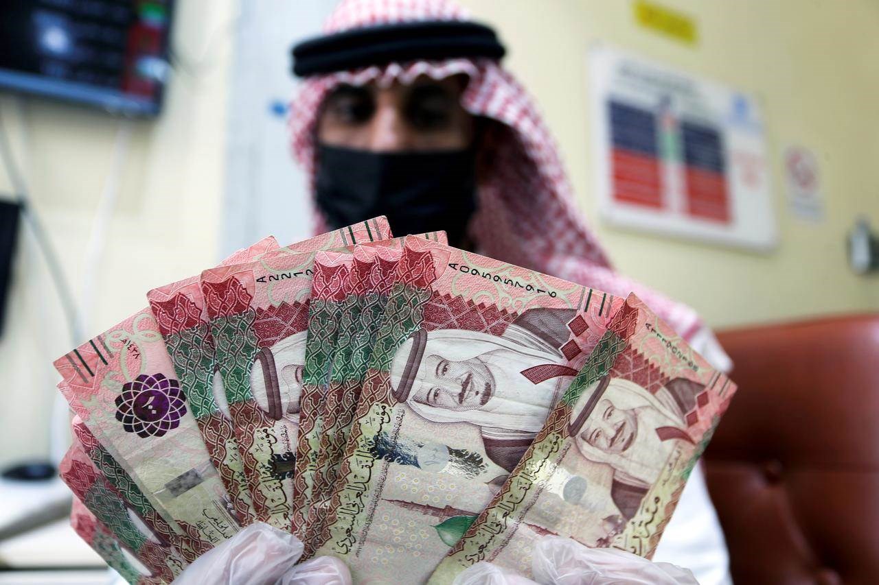 بالرابط والخطوات.. كيفية الاستعلام عن رواتب الموظفين في السعودية 1446 عبر منصة اعتماد الإلكترونية