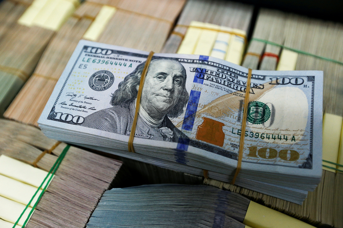 سعر الدولار اليوم مقابل الجنيه المصري الإثنين 7/10/2024 والريال السعودي في بنوك مصر