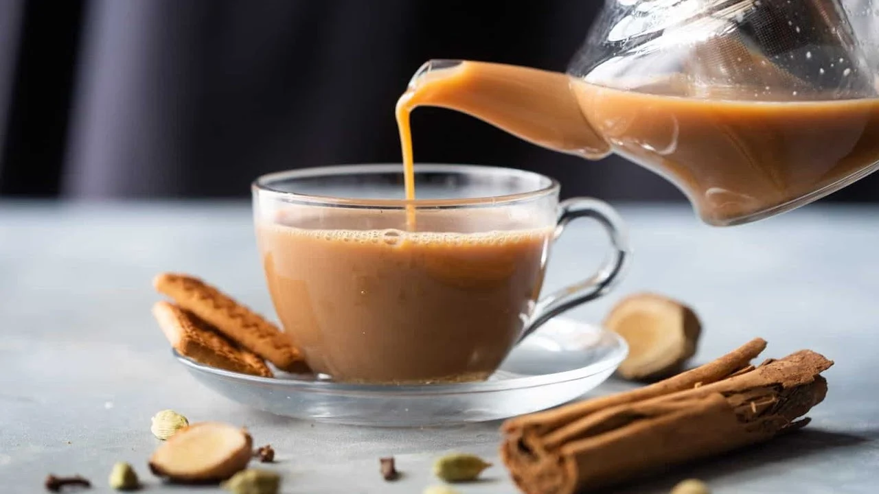 مش هتقدر تستغنى عنه من حلاوتة.. شاي الكرك تجربة فريدة ومذاق مميز من الخليج العربي