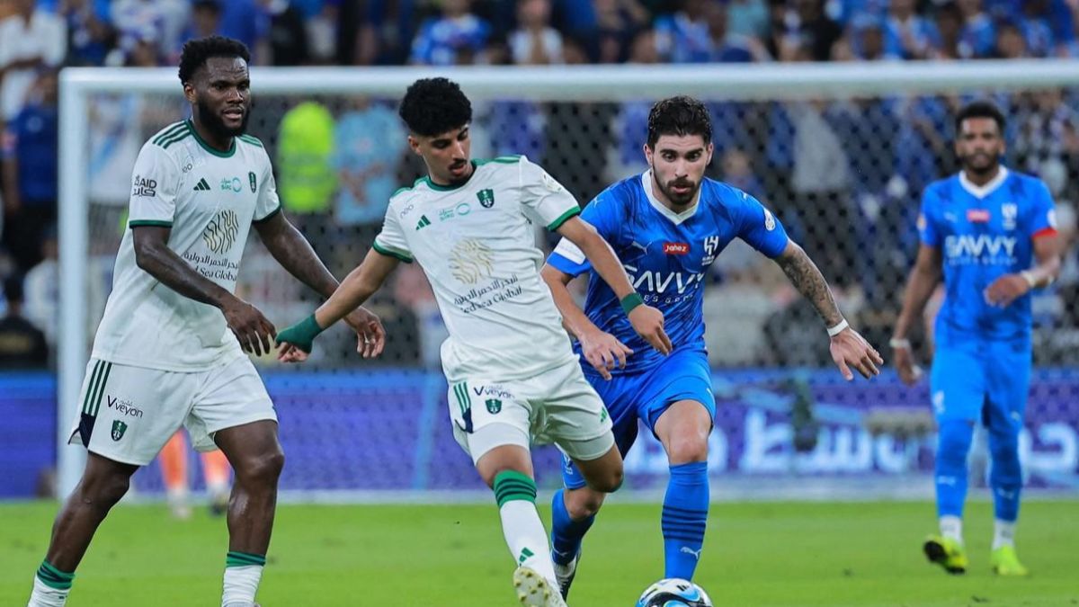 موعد كلاسيكو الهلال ضد الأهلي والقنوات الناقلة له