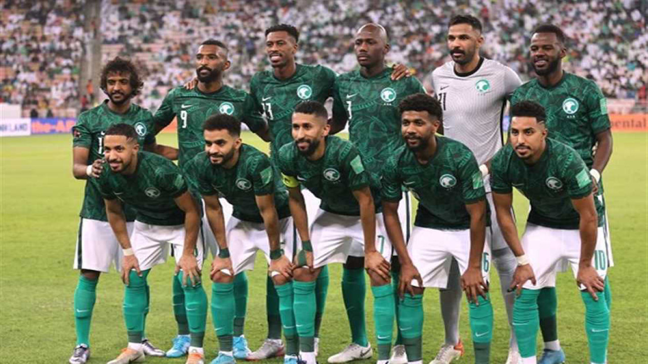 "نحن الأقوى فنيًا".. إعلامي يوجه رسالة نارية للاعبي الأخضر السعودي قبل مواجهة إندونيسيا 5 “نحن الأقوى فنيًا”.. إعلامي يوجه رسالة نارية للاعبي الأخضر السعودي قبل مواجهة إندونيسيا