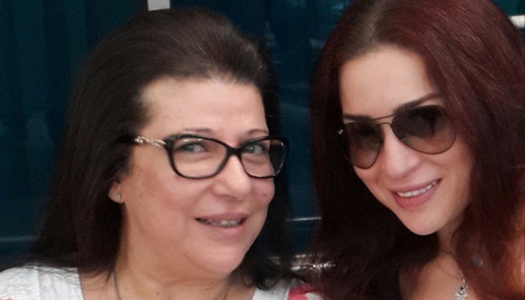 بعد صراع مع المرض.. وفاة والدة الفنانة مي عز الدين وهكذا نعاها نجوم الفن 3 بعد صراع مع المرض.. وفاة والدة الفنانة مي عز الدين وهكذا نعاها نجوم الفن