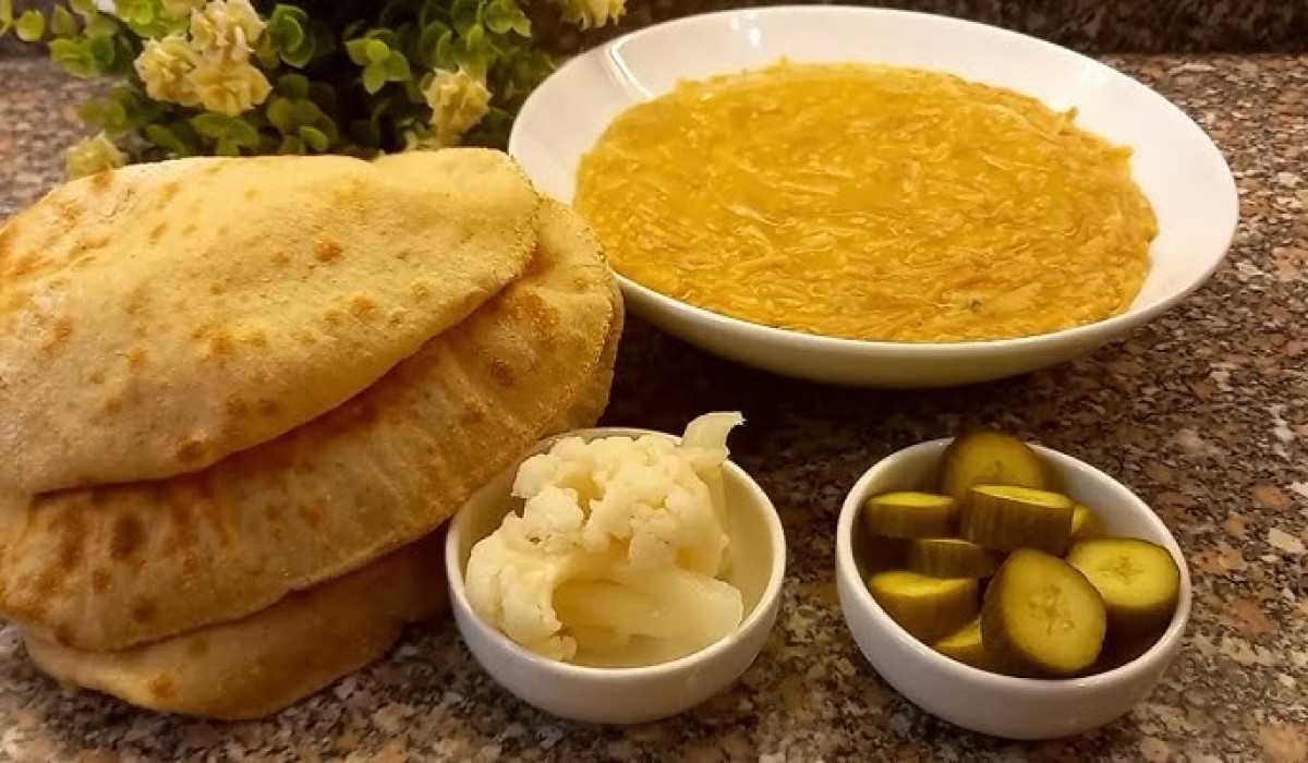 مع اقتراب البرد والشتاء.. اعرفي طريقة عمل شوربة العدس بالشعرية والطعم ولا ألذ