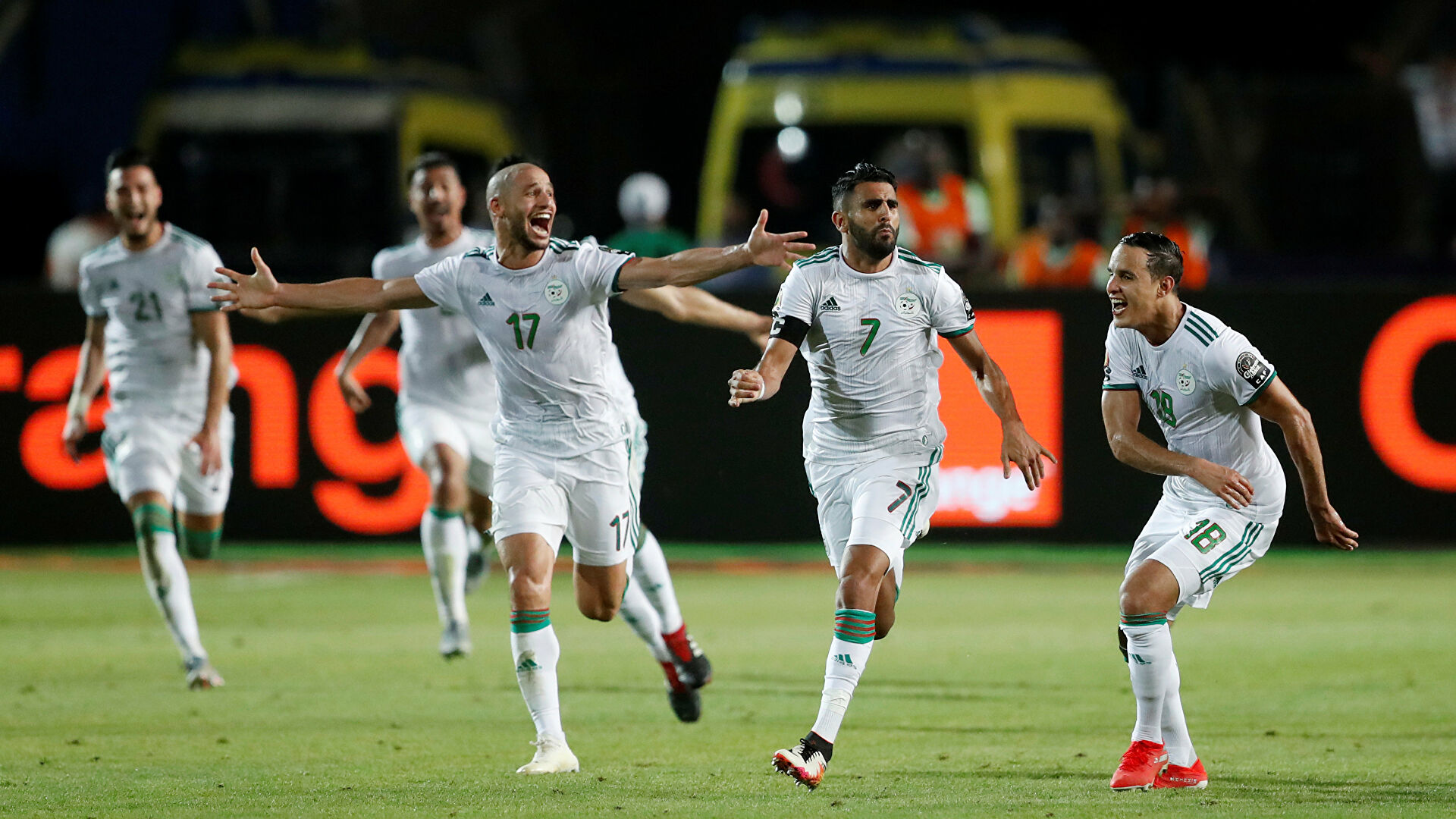 ما هي القنوات الناقلة لمباراة الجزائر وليبيريا في تصفيات أمم إفريقيا 2025