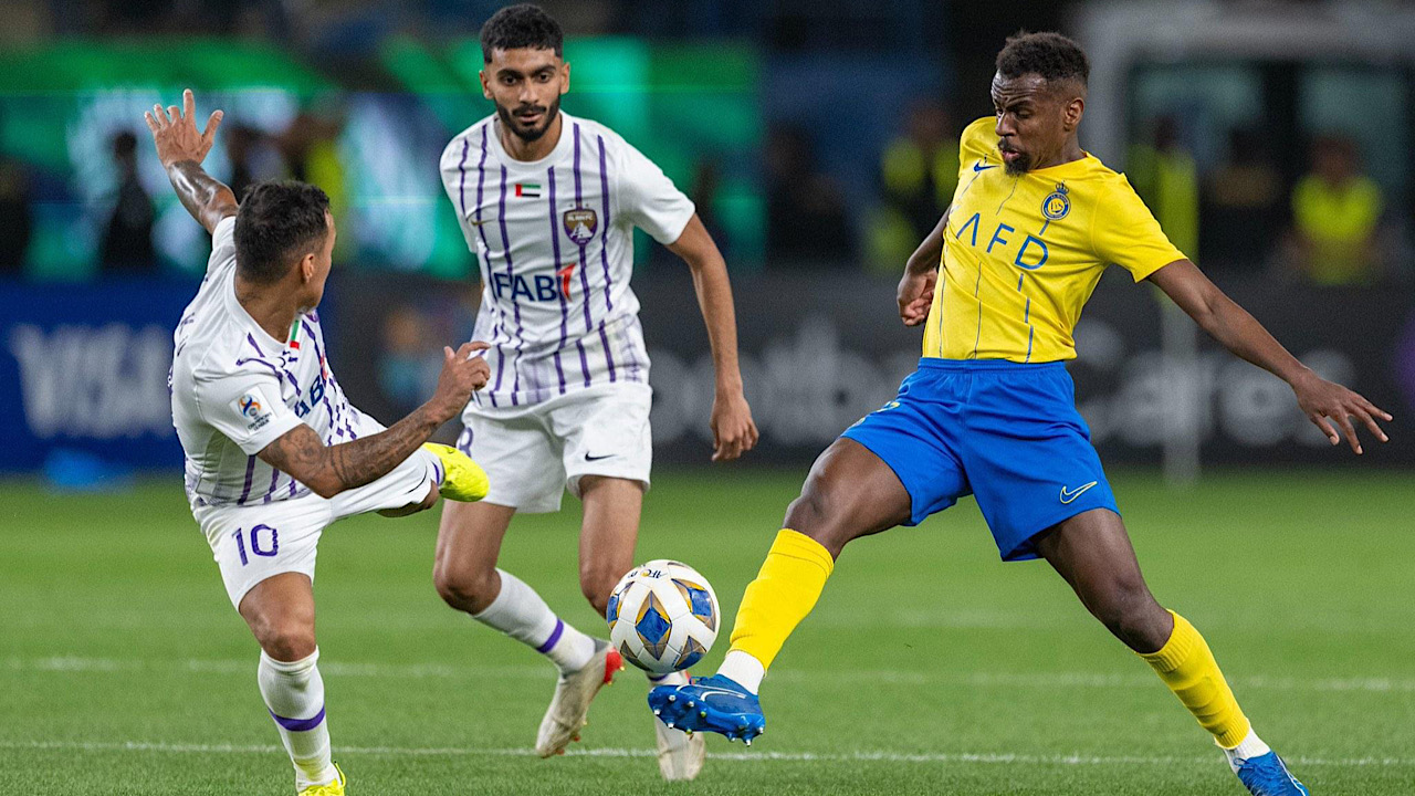 من هم معلقين مباراة النصر والعين في دوري أبطال آسيا للنخبة 2024-2025؟