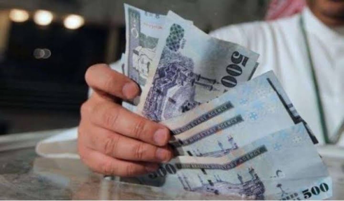 تفاصيل سلم رواتب المتقاعدين العسكريين الجديد في السعودية وحقيقة الزيادة الأخيرة التي تم الإعلان عنها