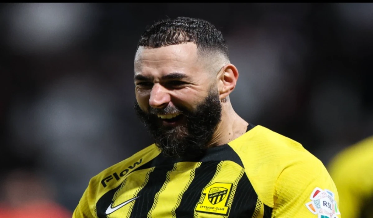 بعد اكتساح الاتفاق.. كريم بنزيما يقلل من مباراة القمة القادمة أمام النصر السعودي “مثل أي مباراة”