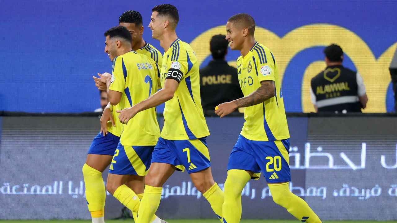 تصريحات هزت الشارع الرياضي.. أول تعليق من نجم النصر على استبعاده من قائمة المنتخب السعودي