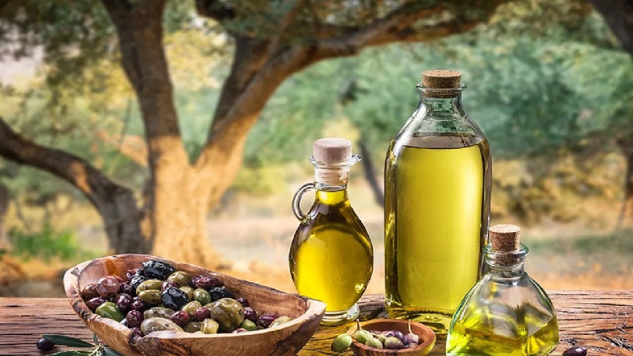 بـ 14 دينار فقط و15 في هذه الجهة.. بيان رسمي لديوان الزيت التونسي بشأن أسعار زيت الزيتون هذا الموسم 