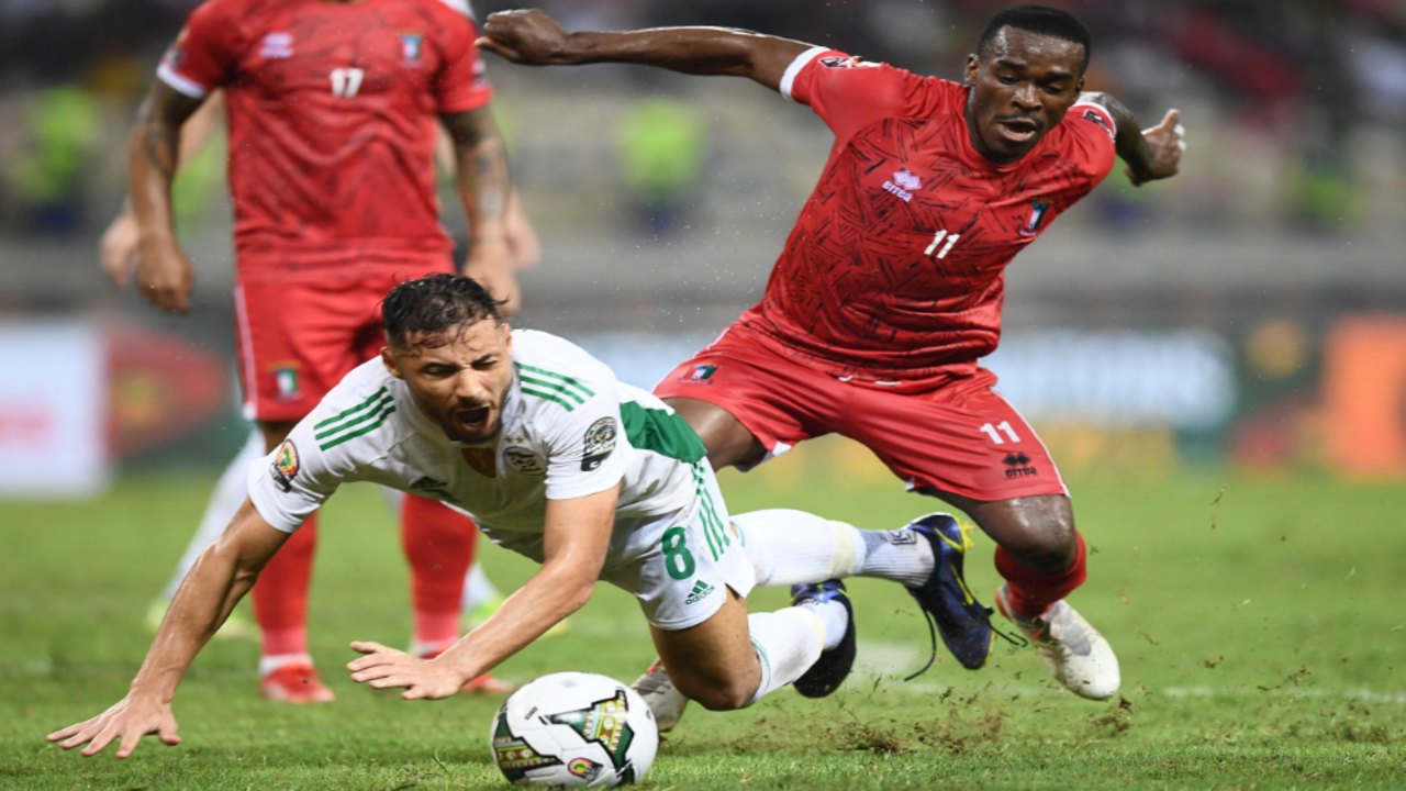 موعد مباراة الجزائر وغينيا الاستوائية في تصفيات كأس أمم أفريقيا “المغرب 2025” والقنوات الناقلة والمعلق