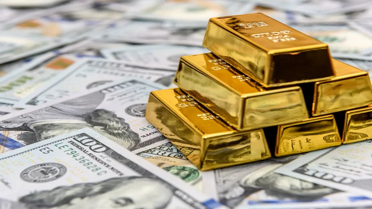 بعد صعود الدولار وتراجع الذهب.. أسعار الذهب والدولار اليوم وفق آخر تحديث