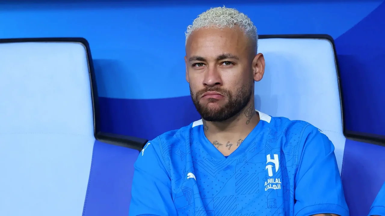 هل يرحل نيمار عن الهلال؟ والد النجم البرازيلي يكشف خبايا مستقبل اللاعب 2 هل يرحل نيمار عن الهلال؟ والد النجم البرازيلي يكشف خبايا مستقبل اللاعب